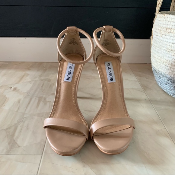 Steve Madden strappy sandal - Picture 1 of 4